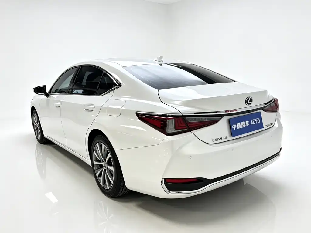 Lexus ES 2021 — фото 4