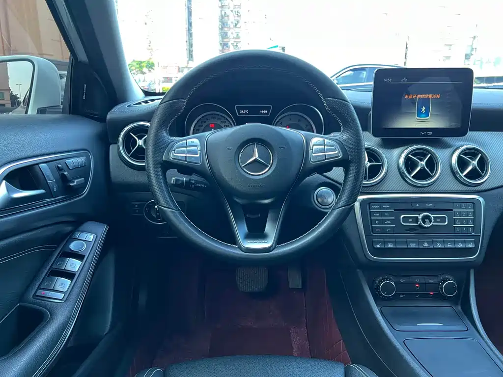 Mercedes-Benz GLA 2017 — фото 18