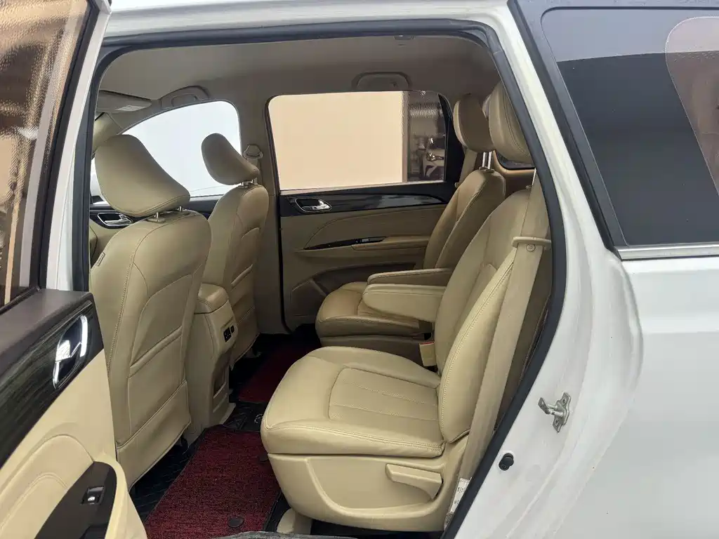 Baojun 730 2018