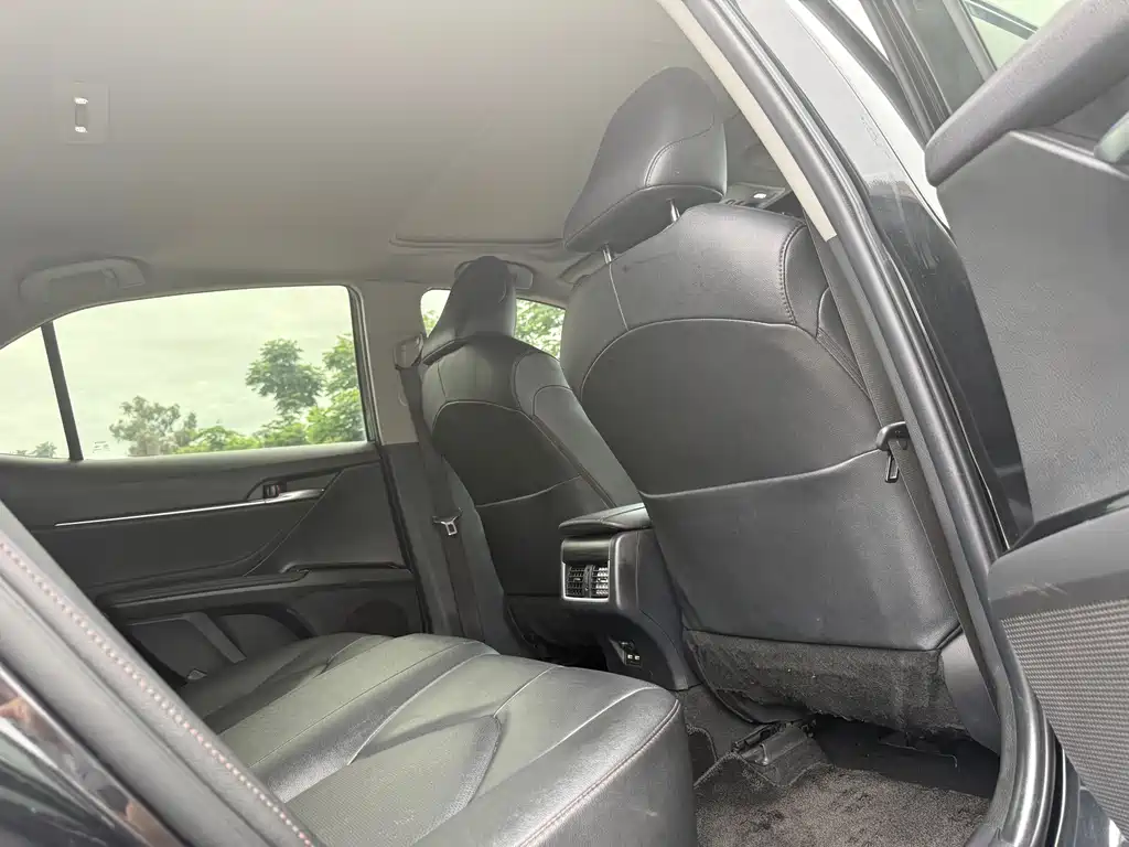 Toyota Camry 2022 — фото 14