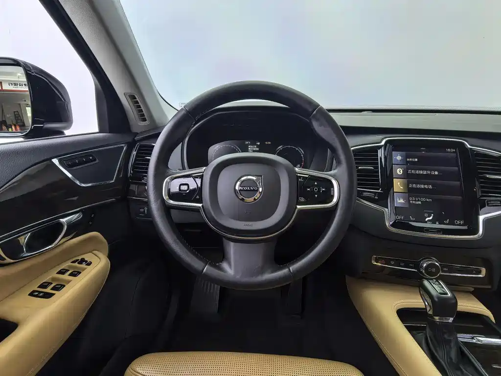Volvo XC90 2016 — фото 9