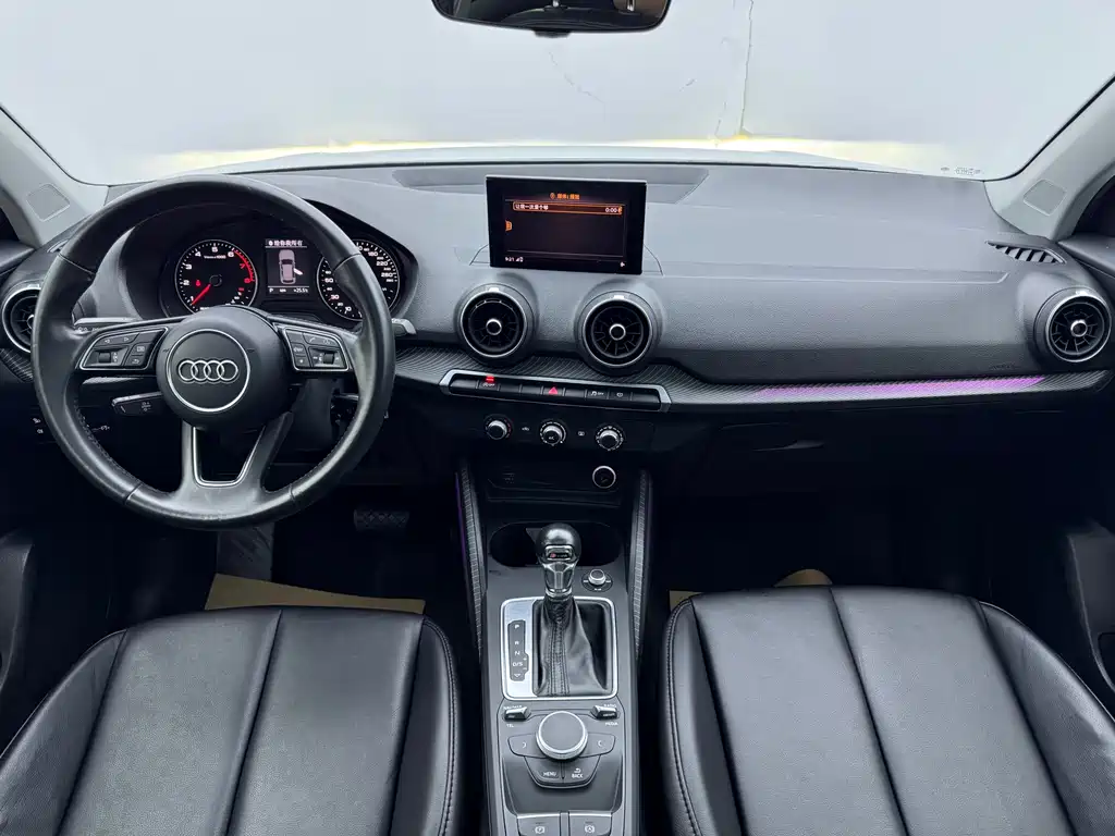 Audi Q2L 2019