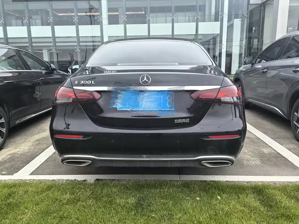 Mercedes-Benz E-Class 2023