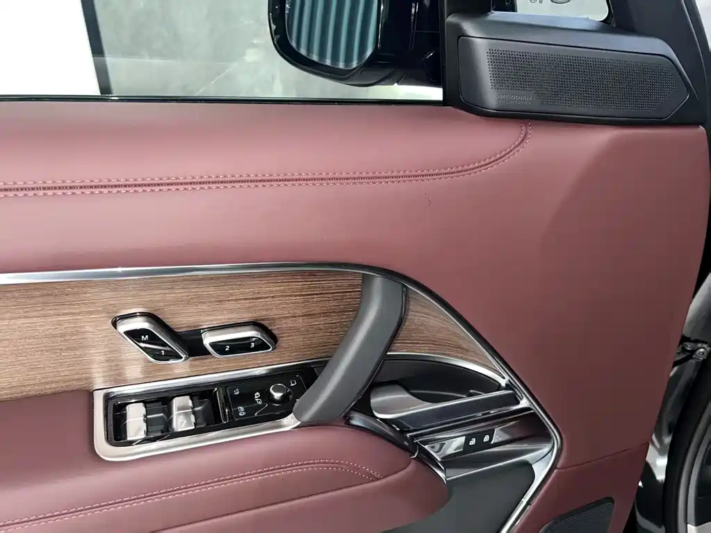 Land Rover Range Rover 2026 — фото 12