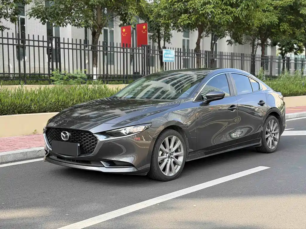 Mazda 3 Axela 2020 — фото 1