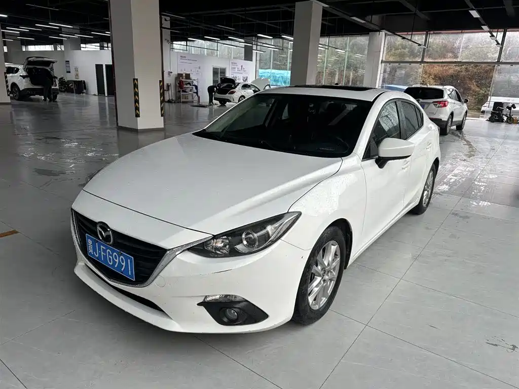 Mazda 3 Axela 2015 — фото 1