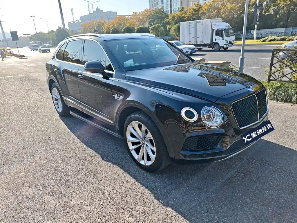Bentley Bentayga 2019 — фото 5