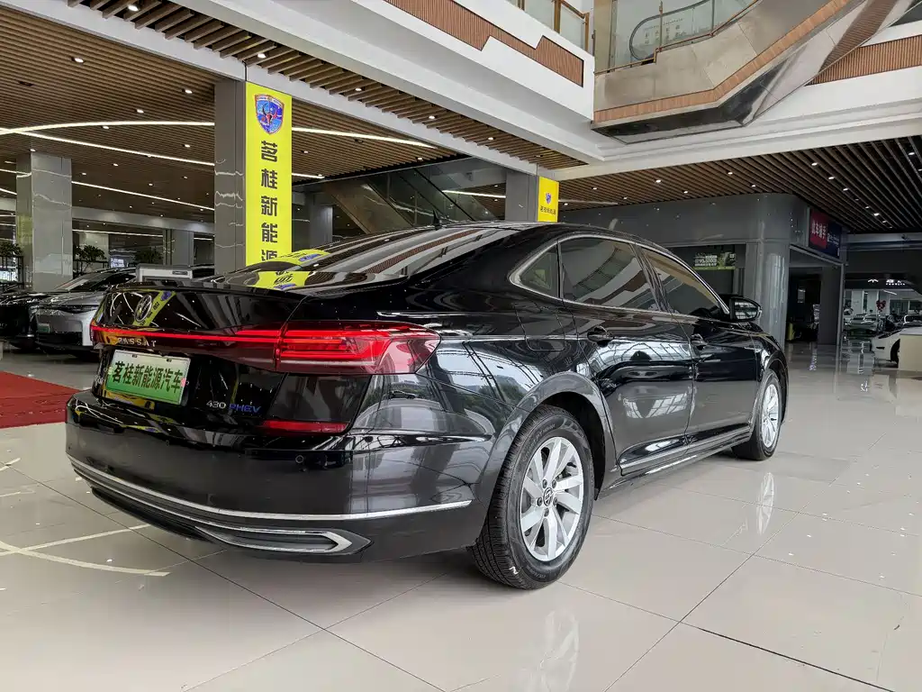 Volkswagen Passat PHEV 2023 — фото 6