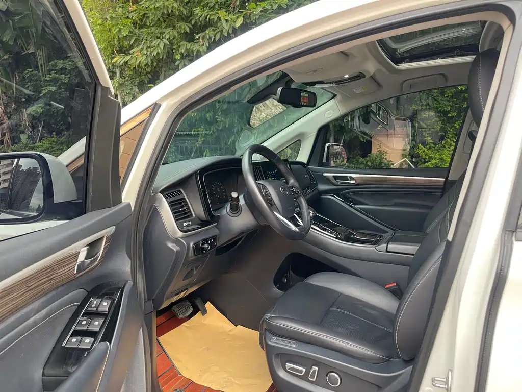 GAC Motor Trumpchi M8 2022 — фото 9