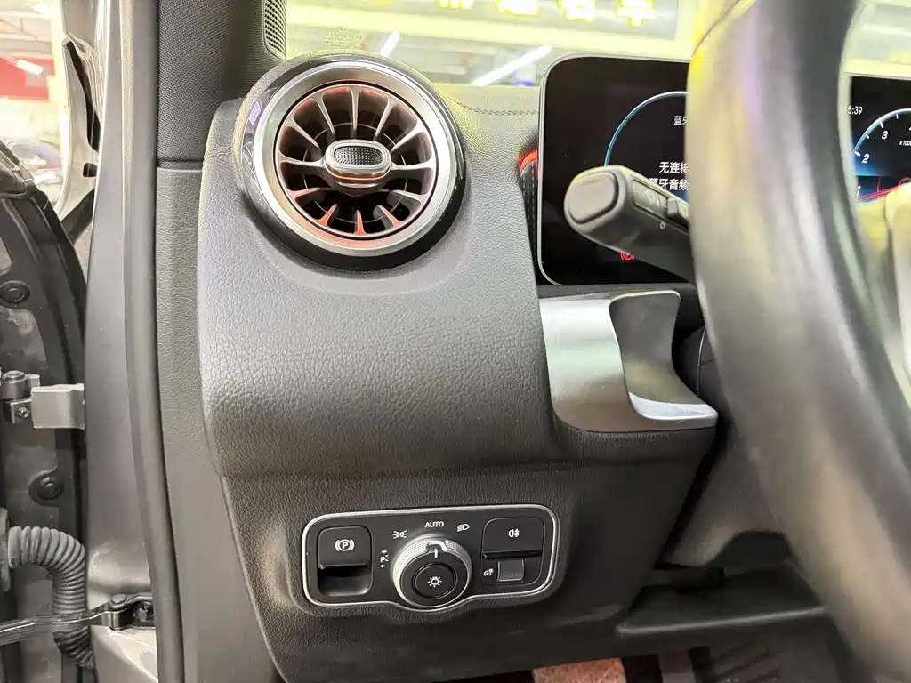 Mercedes-Benz GLB 2020 — фото 13