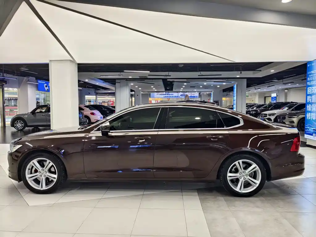 Volvo S90 2018 — фото 19