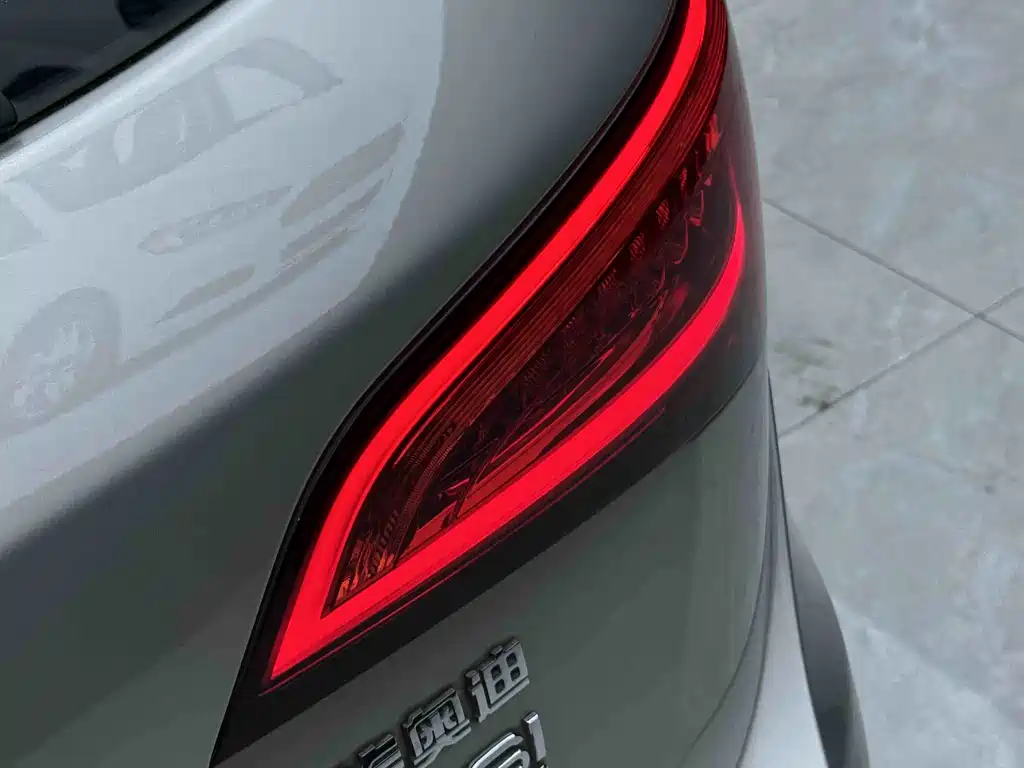 Audi Q5 2018 — фото 12