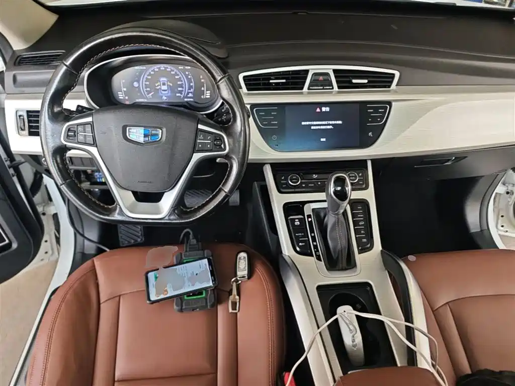 Geely Boyue 2018 — фото 10