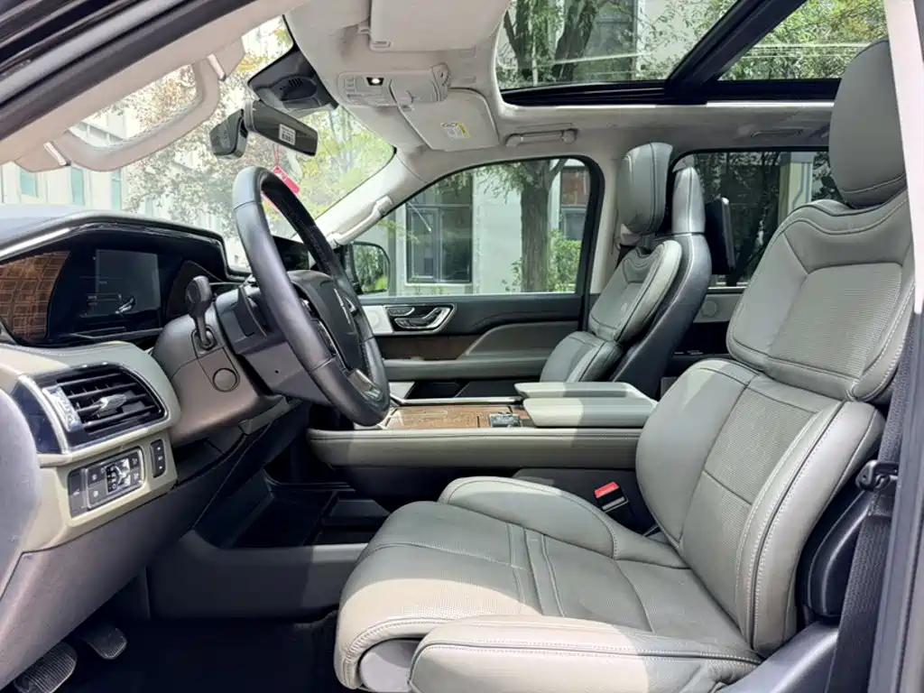 Lincoln Navigator 2023 — фото 17