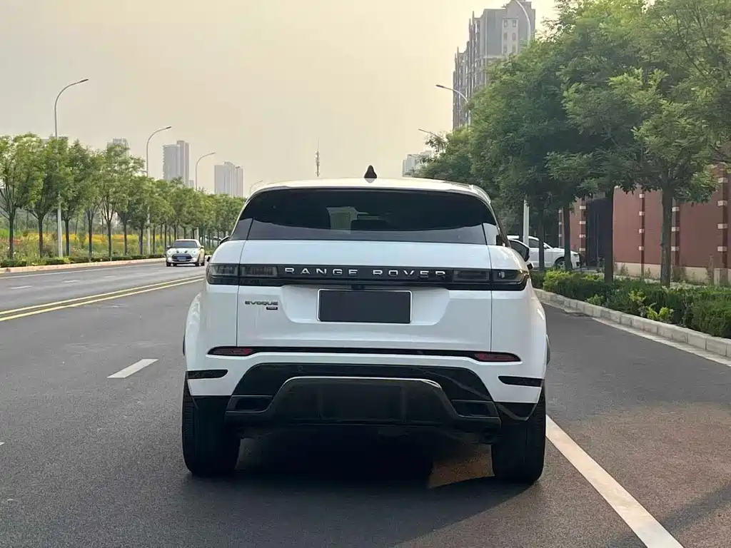 Land Rover Evoque 2022 — фото 18