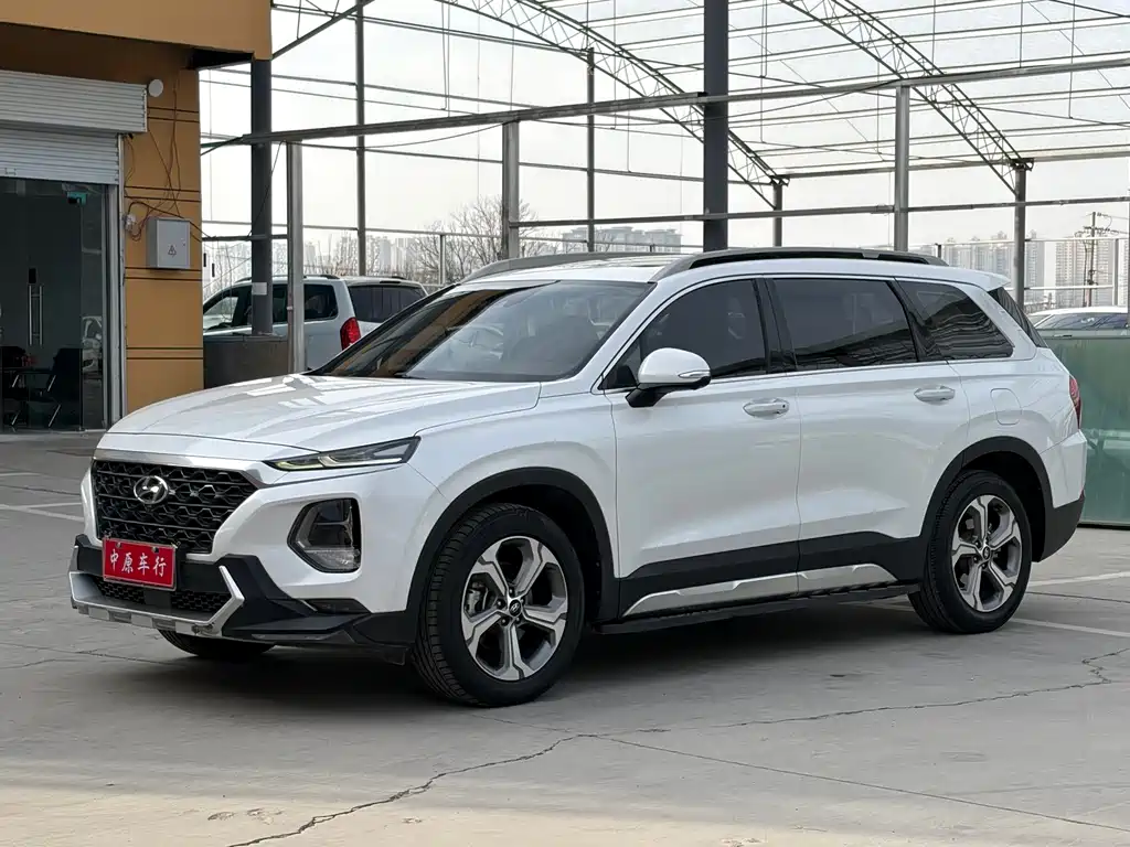 Hyundai Santa Fe 2019 — фото 1