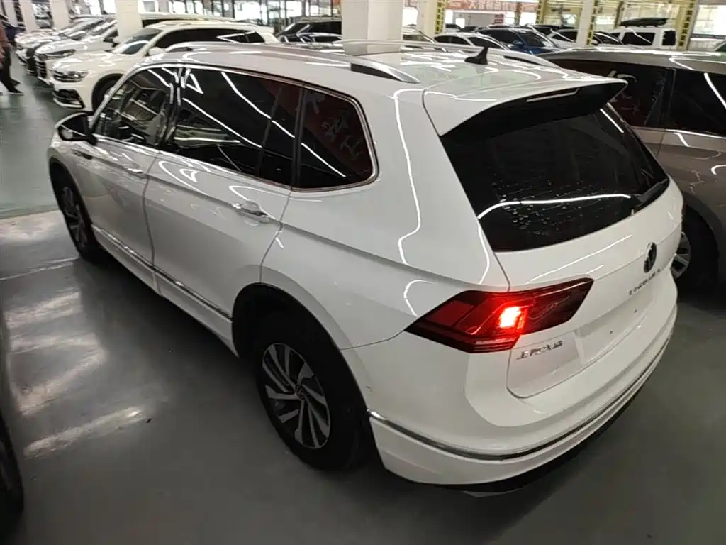 Volkswagen Tiguan L PHEV 2021 — фото 5