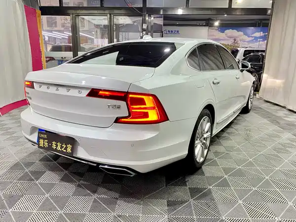 Volvo S90 2020