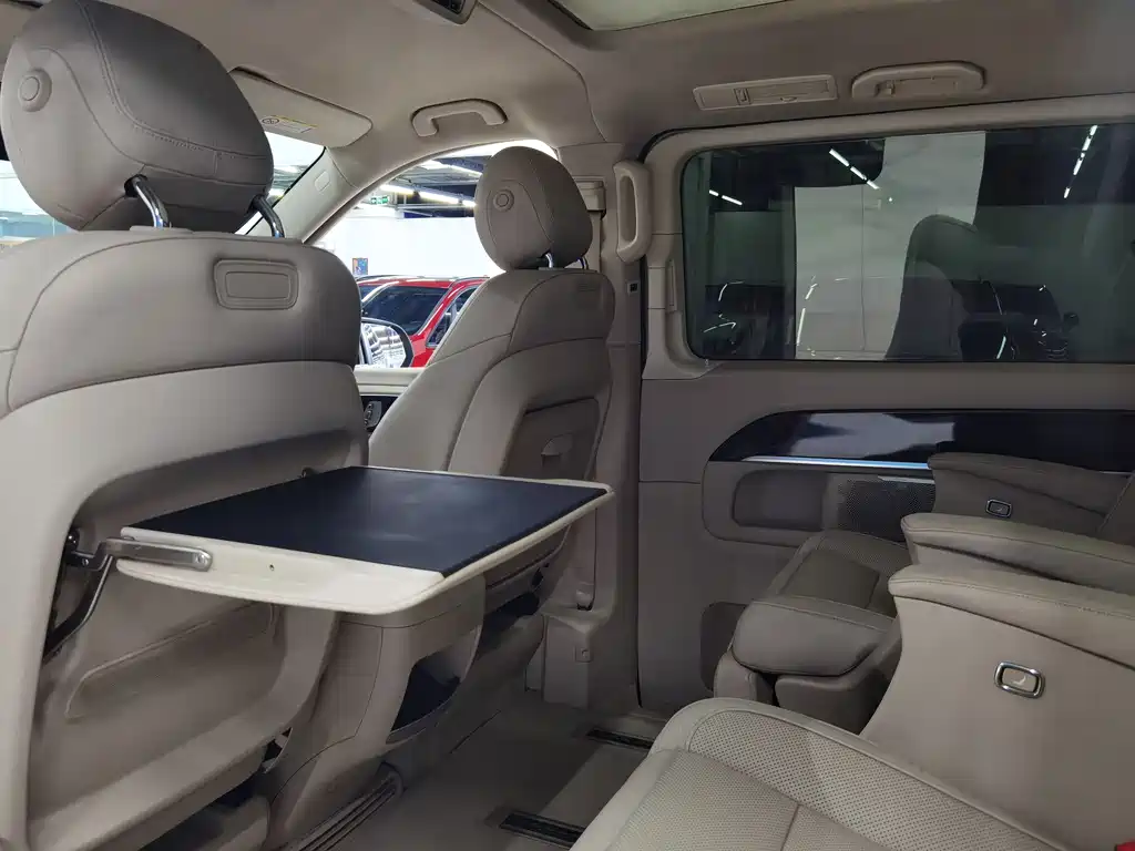 Mercedes-Benz V-Class 2016 — фото 16