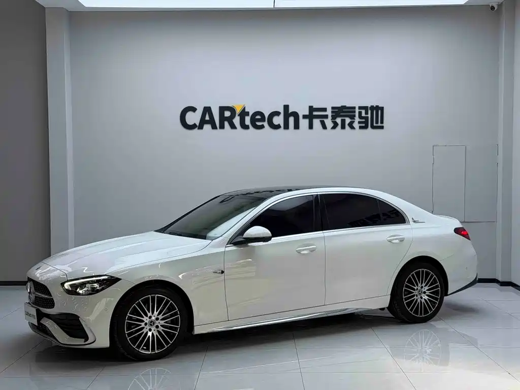 Mercedes-Benz C-Class 2025 — фото 1