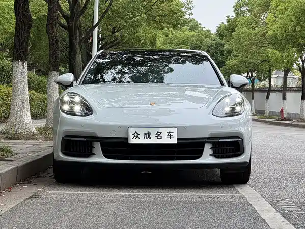 Porsche Panamera 2019