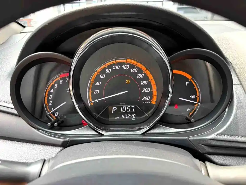 Toyota Yaris L 2022 — фото 15