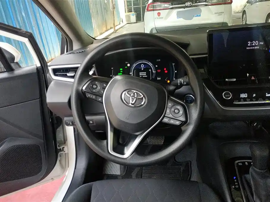 Toyota Corolla 2023 — фото 15