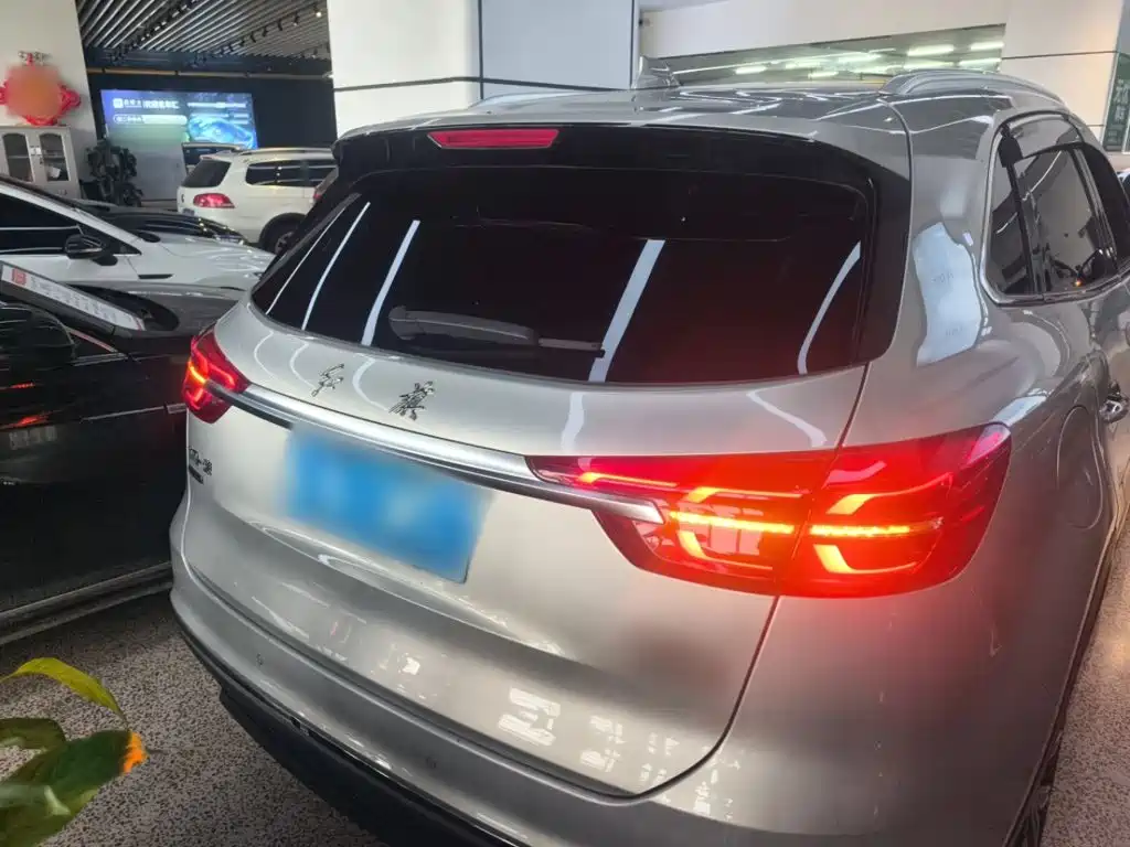 Hongqi HS5 2023