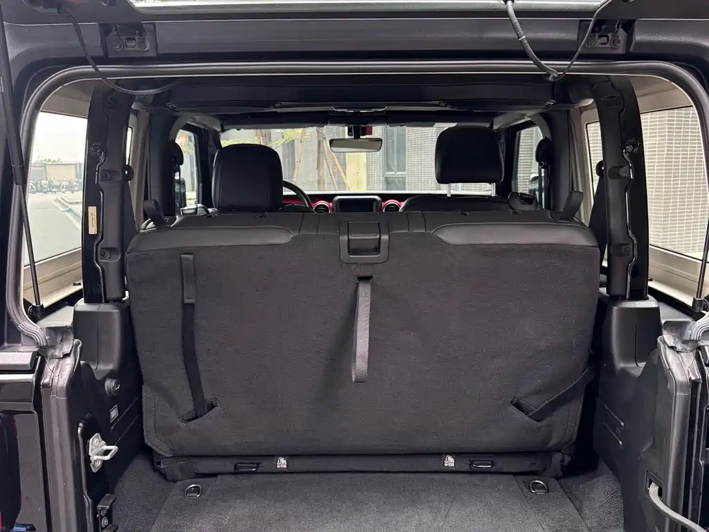 Jeep Wrangler 2021 — фото 16