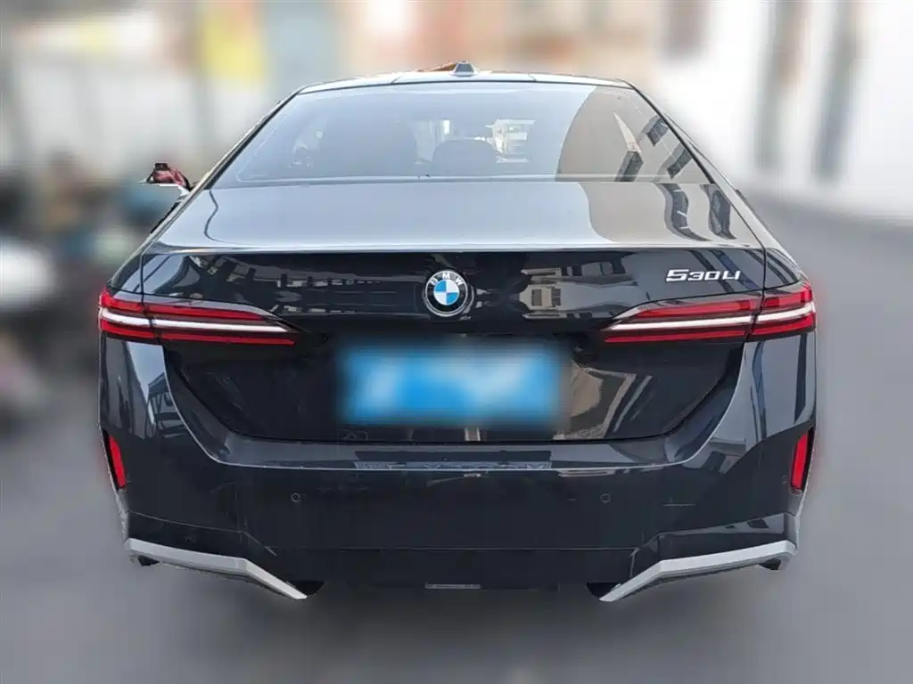 BMW 5 Series 2024 — фото 10