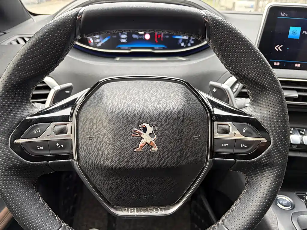 Peugeot 5008 2017 — фото 13
