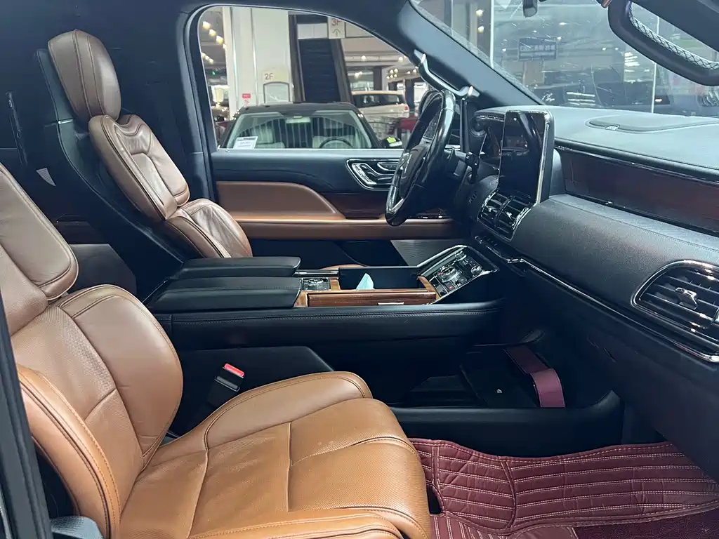 Lincoln Navigator 2018 — фото 4