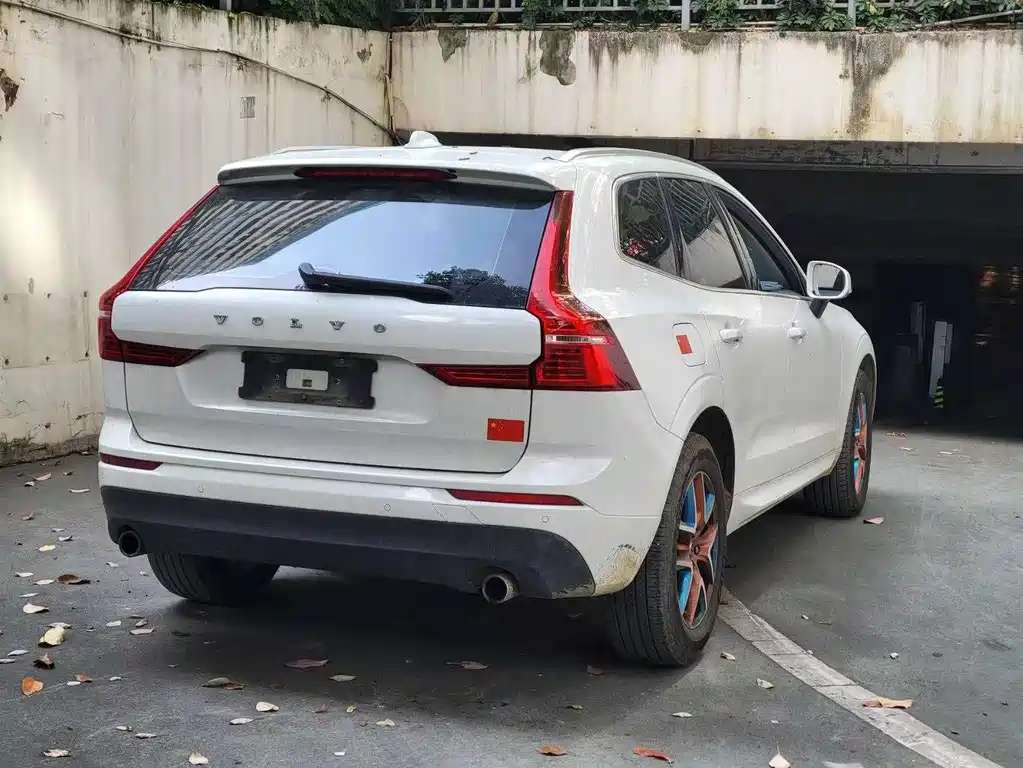 Volvo XC60 2020 — фото 20