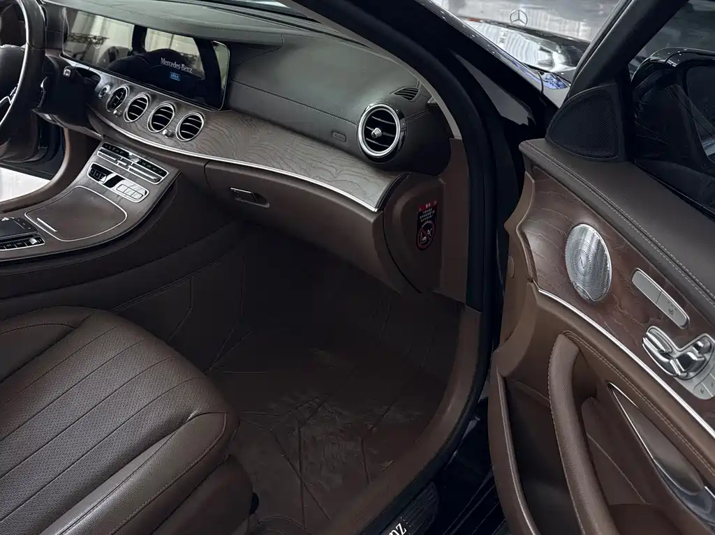 Mercedes-Benz E-Class 2020 — фото 10
