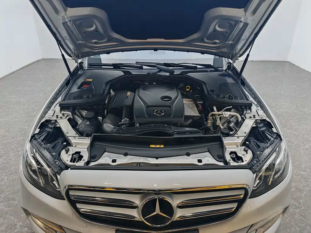 Mercedes-Benz E-Class 2016 — фото 13
