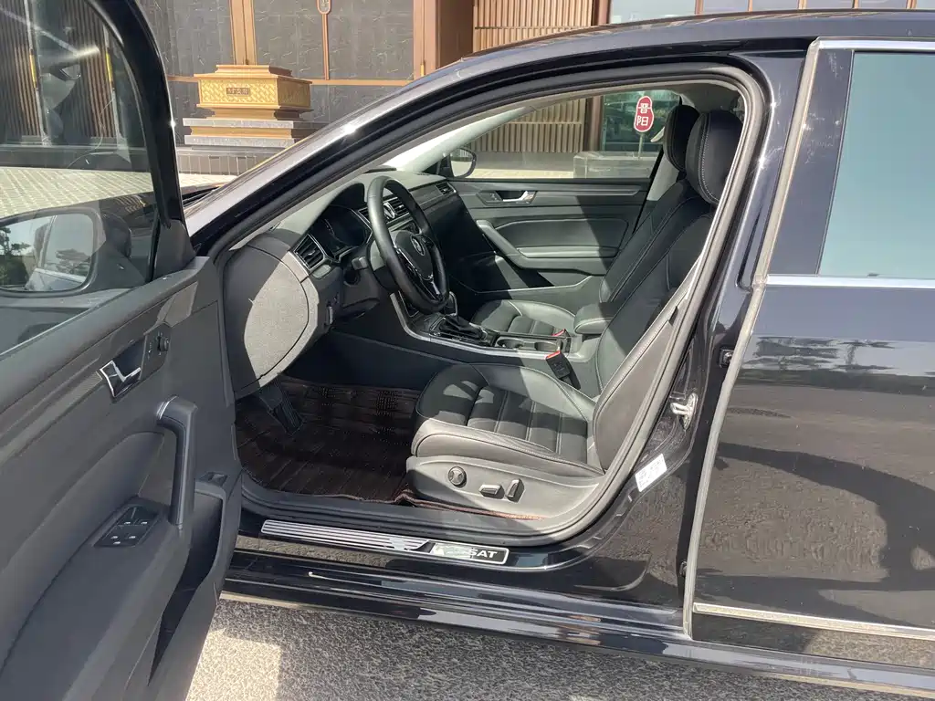 Volkswagen Passat 2018 — фото 13