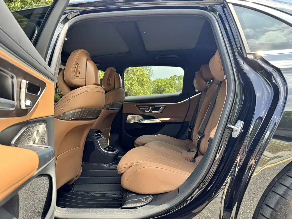 Mercedes-Benz E-Class 2025 — фото 13