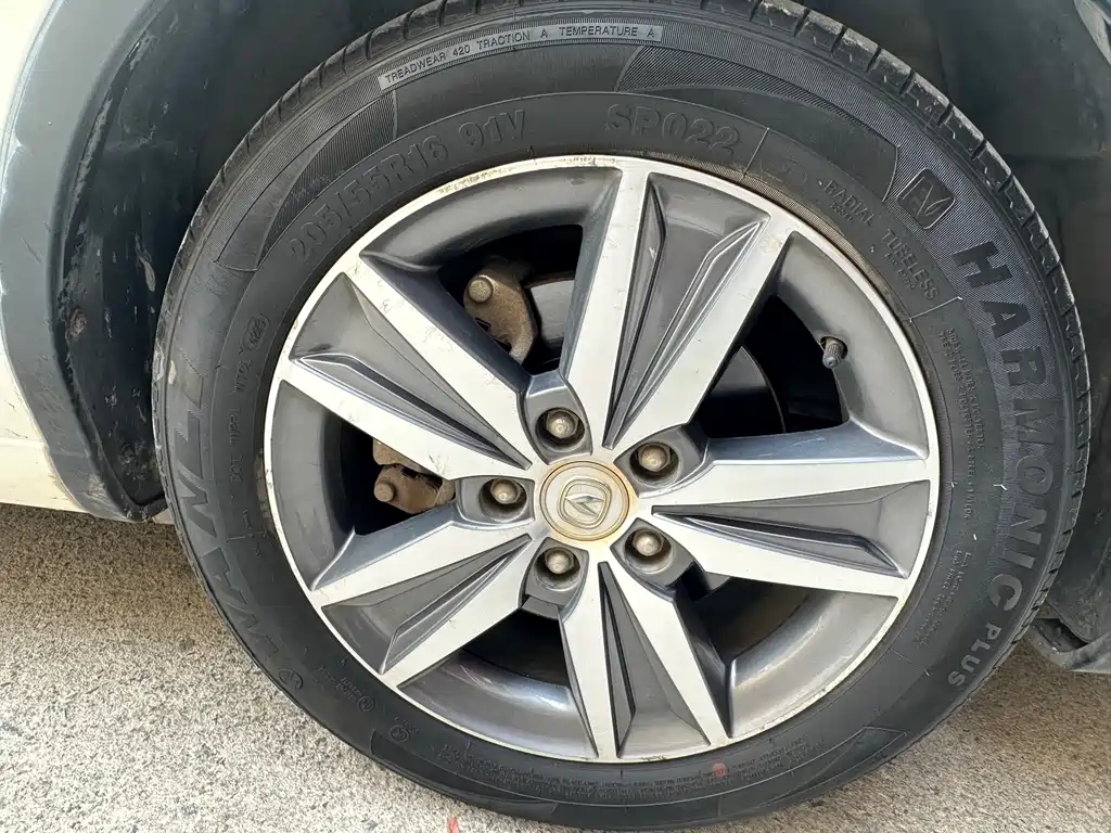 Changan Eado XT 2018 — фото 11