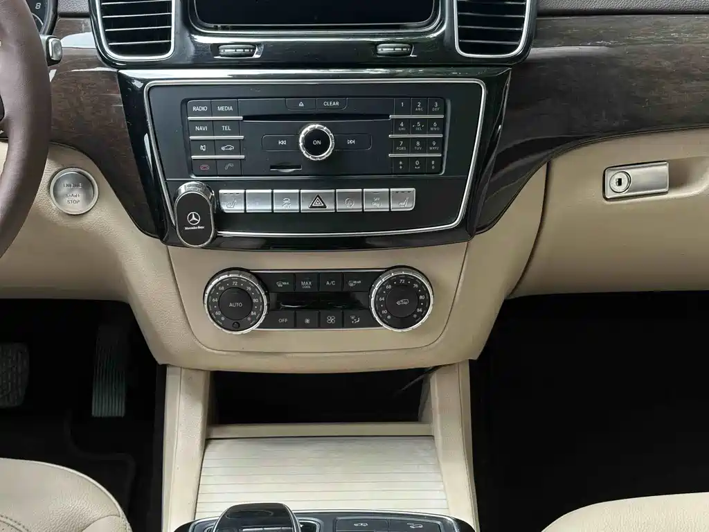 Mercedes-Benz GLS 2018 — фото 17