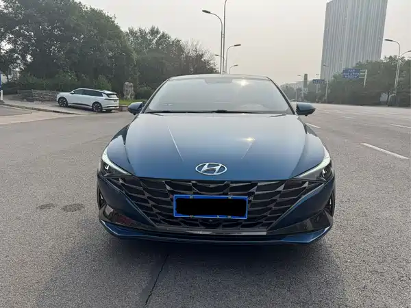 Hyundai Elantra 2022