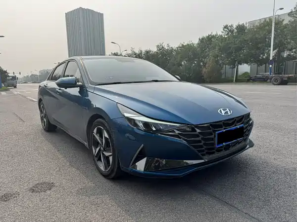 Hyundai Elantra 2022