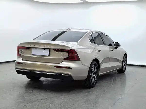 Volvo S60 2023