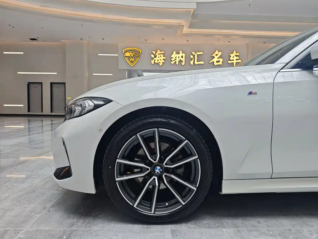BMW 3 Series 2025 — фото 12