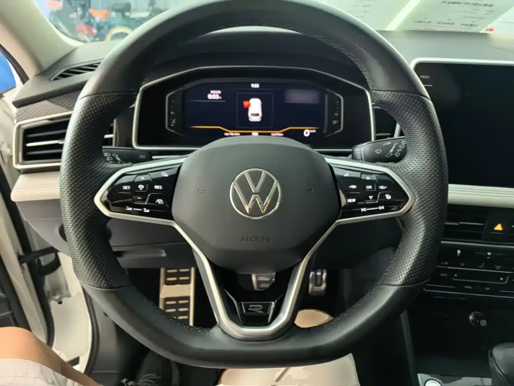 Volkswagen Tiguan L 2023 — фото 11