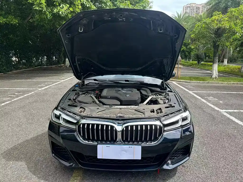 BMW 5 Series 2023 — фото 14