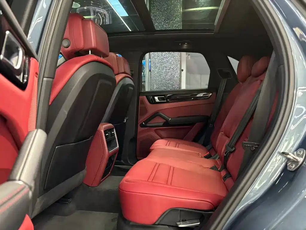 Porsche Cayenne 2018 — фото 11