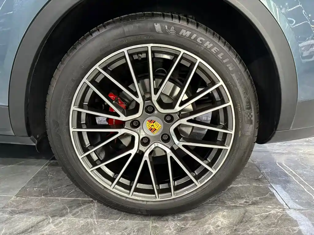 Porsche Cayenne 2018 — фото 20