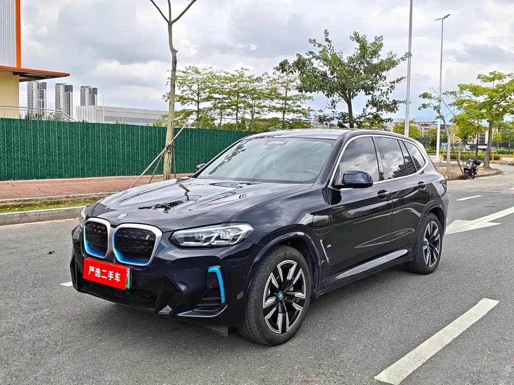 BMW iX3 2022 — фото 1