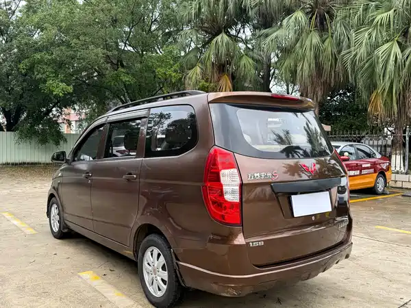 Wuling Hongguang 2014