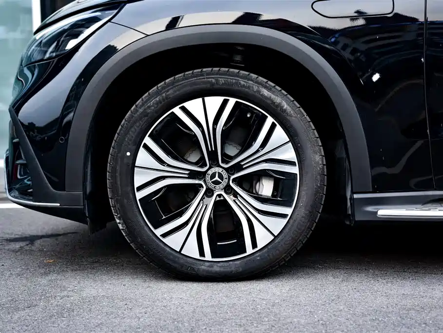 Mercedes-Benz EQE SUV 2025 — фото 11
